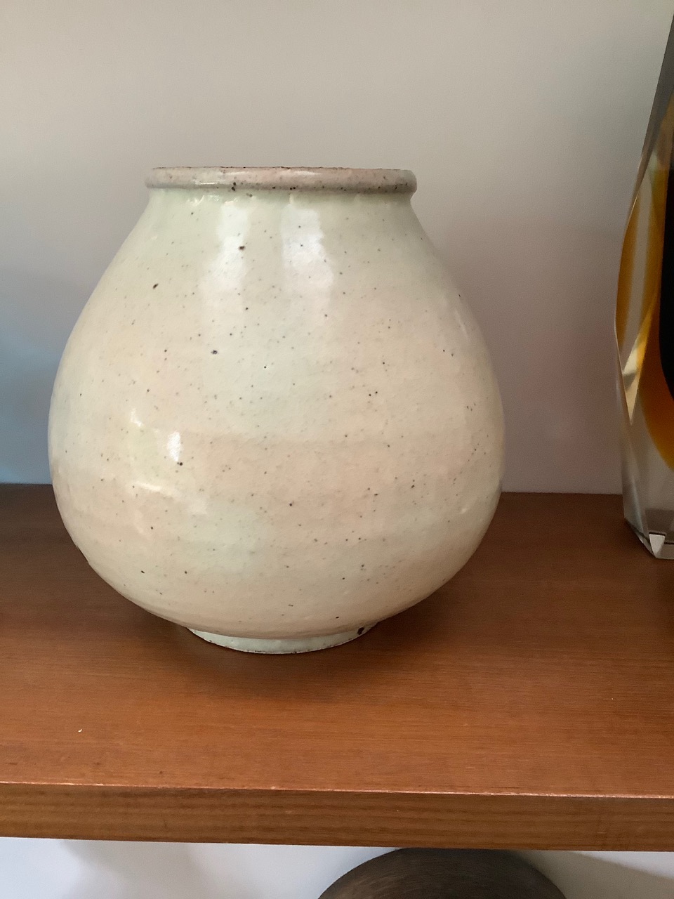 white textured vase labels and possible half makers mark. White21