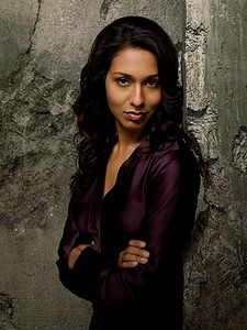 Connais ton ennemi Battlestar_galactica_Rekha_Sharma_Tory_Foster_1