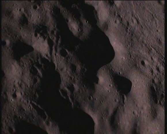 Chandrayaan-1 - Mission autour de la Lune - Page 5 Mip-closeup2-580x464