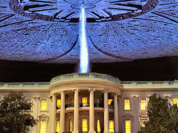 La casa blanca niega la existencia de vida extreterrestre Movie-poster-from-Independence-Day.-580x435