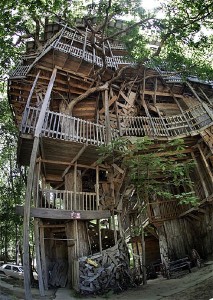 Il a construit la plus grande cabane du monde Cabanecrossville3-213x300