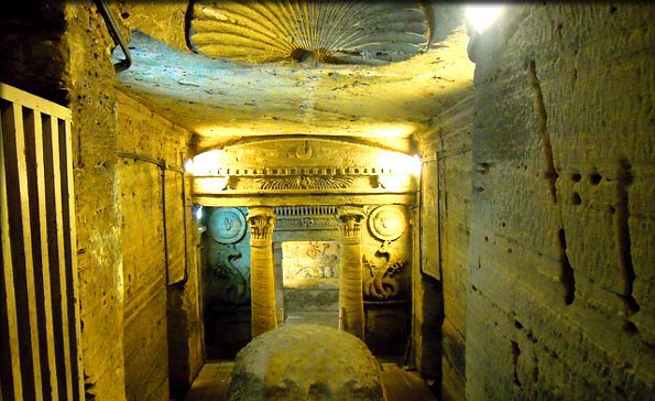 Kom el-Shuqafa Catacomb_maintomb