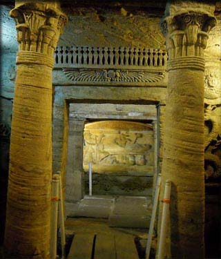 Kom el-Shuqafa Catacomb_tomb_face