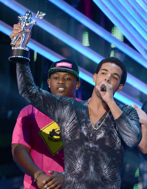 Off Topic >> Video of the Year 4 Rehinna - Página 49 Drake-VMA-2012
