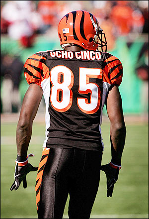 T.O. & OCHO CINCO on the same team WHAAAA!!!! Ochocinco1