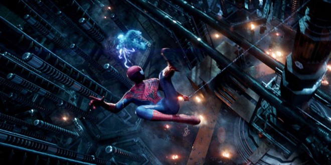 The amazing spiderman 2 The-Amazing-Spider-Man-2-Photo-Electro-vs-Spidey-660x330