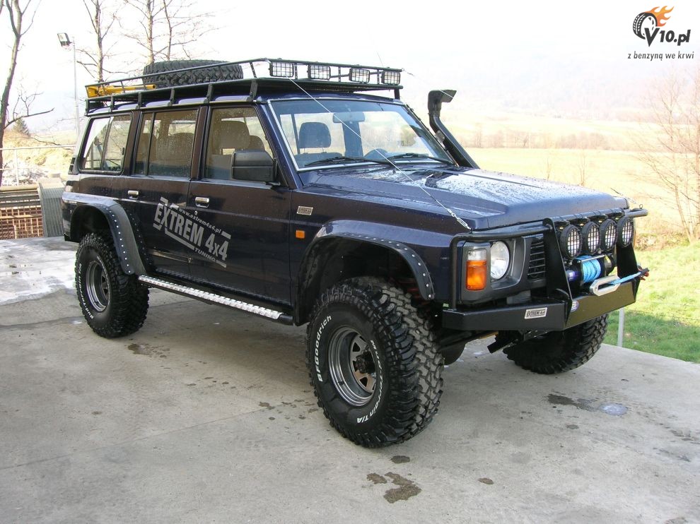 Basé sur l'ordre alphabétique, des noms de voitures, camions, dragsters, vélos, motos, tracteurs, bref tout ce qui roule !... - Page 27 Nissan_patrol_gr_y60_03