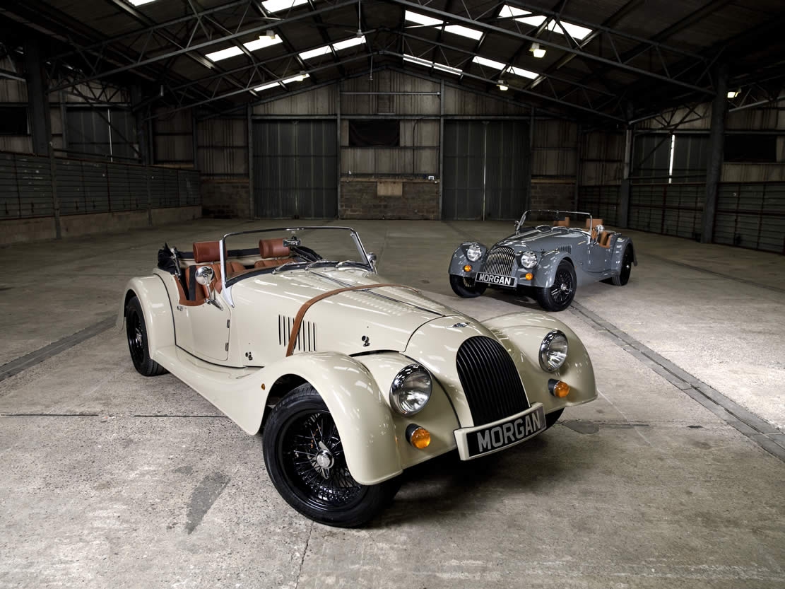 Your dream motorcar. Morgan-Roadster-Sports-Creme-3-4-Hangar