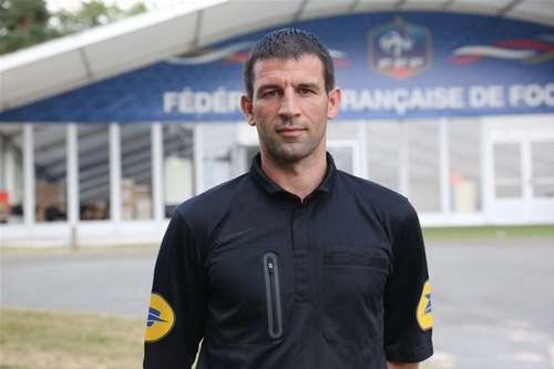 VAFC/BREST Jeremy-Stinat-arbitre