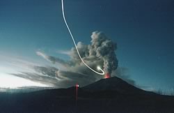 Un OVNI entre dans le volcan Popocatepetl au Mexique - Page 2 Popocatepelt_ovni_2000