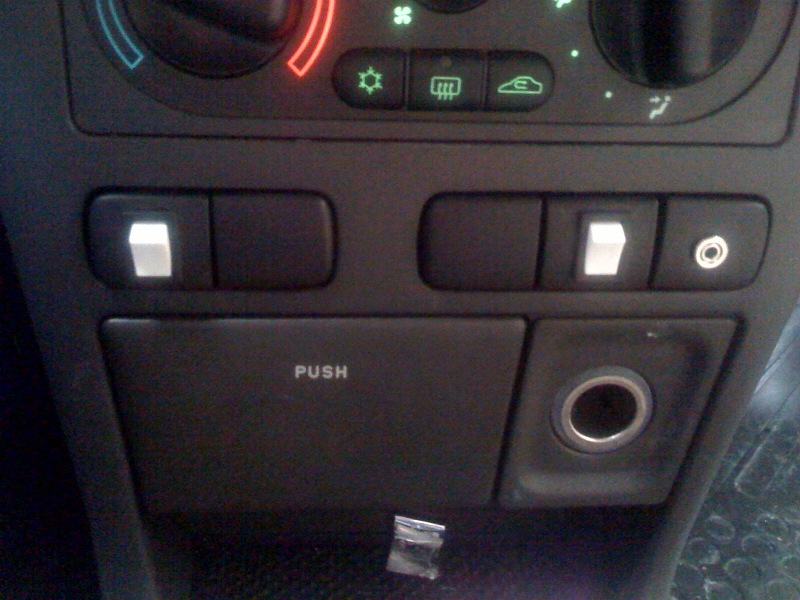 saab - Guida installazione ingresso AUX su radio Saab 93 (98/02) Saab6