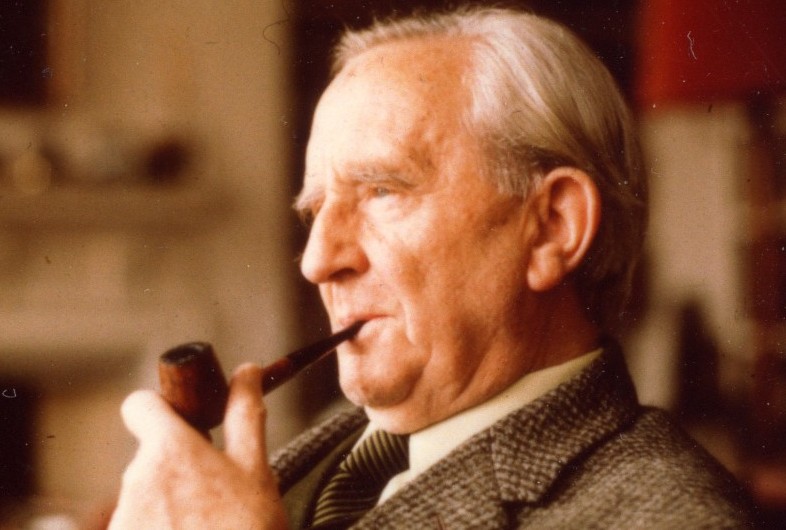 “O trabalho de meu pai teve as vísceras arrancadas” – diz Christopher Tolkien JohnRonaldReuelTolkien_VaLiNoR2013