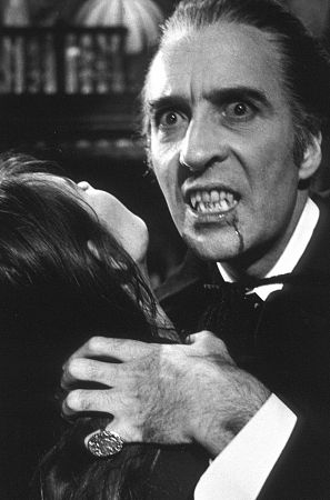 Christopher Lee celebra hoy su cumpleaños número 90 Christopher_lee_big