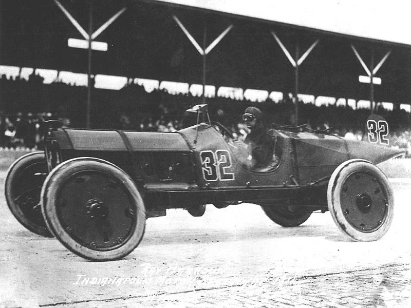 Historic pics - the numbers game - Page 3 1911-Indy-500_1st_winner---ray-harroun-marmon-wasp