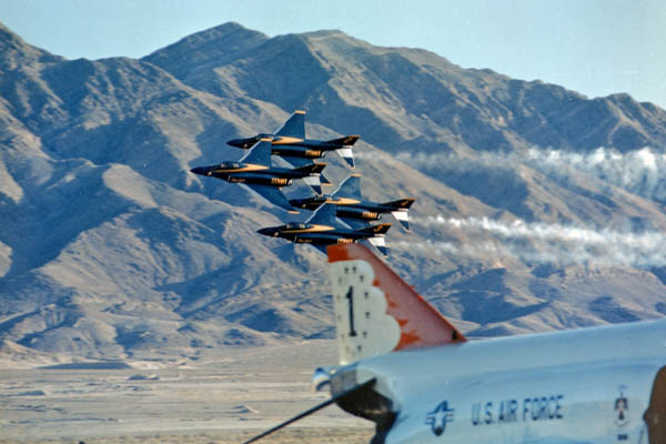 interdiction de B-52, B1, B2 et F-111 a Mtl Blueangels-029b