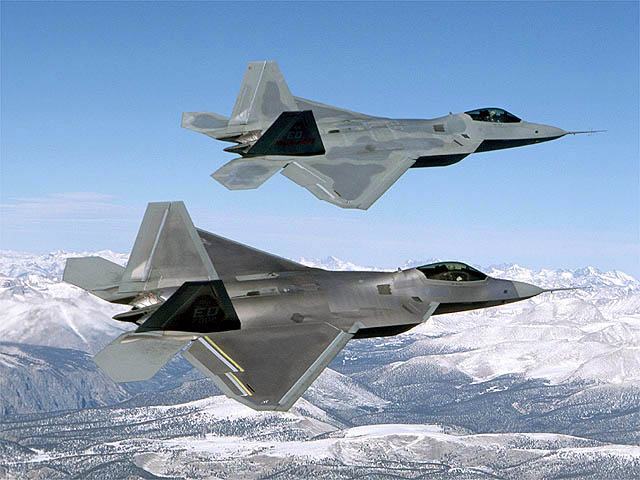 طائرات الشبح Fighters_f22_0005