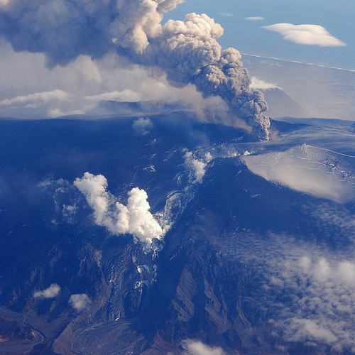 [HS] Un volcan menace les espaces aériens européens - Page 8 ThVJo_307245f5d6