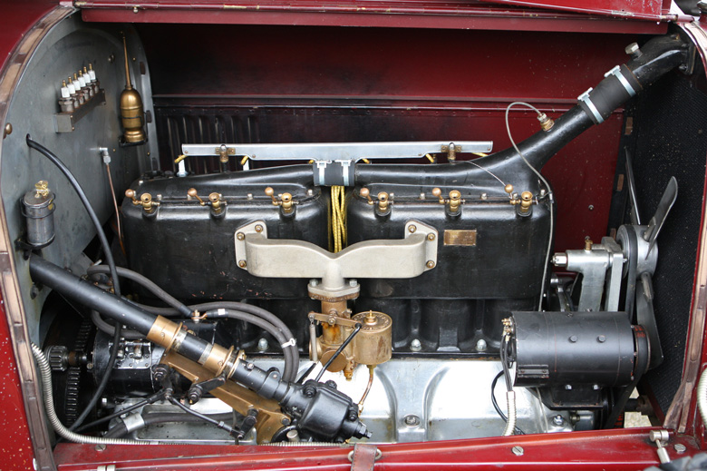 Alfa Romeo 6C 2500ss Spider  (sotheby's ... 555 000 $) Alfa-Romeo-G1-engine