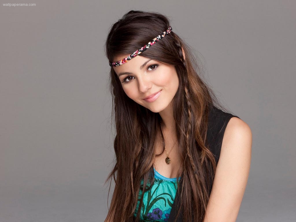 الممثله الرائعه ( victoria justice) 16p-881-victoria-justice