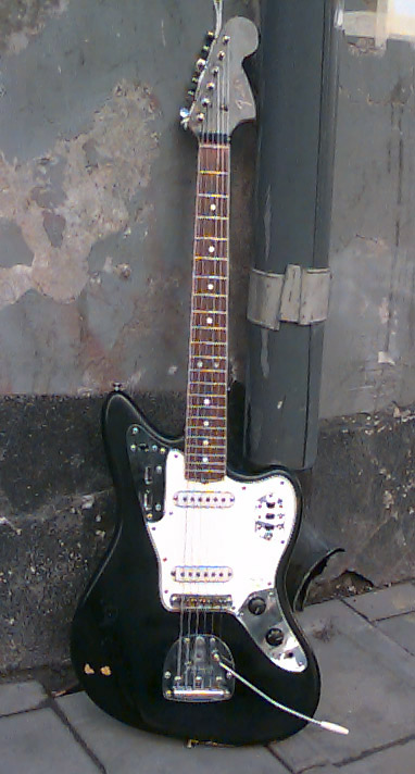 J e  V e u x. 1966_Fender_Jaguar_black