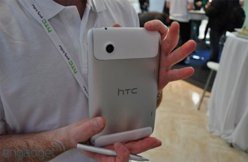 مواصفات وميزات جهاز “HTC Flyer” اللوحي HTC-Flyer-1