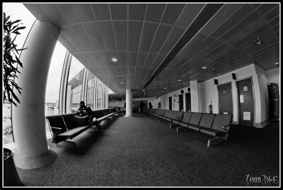 wait in the airport Air5
