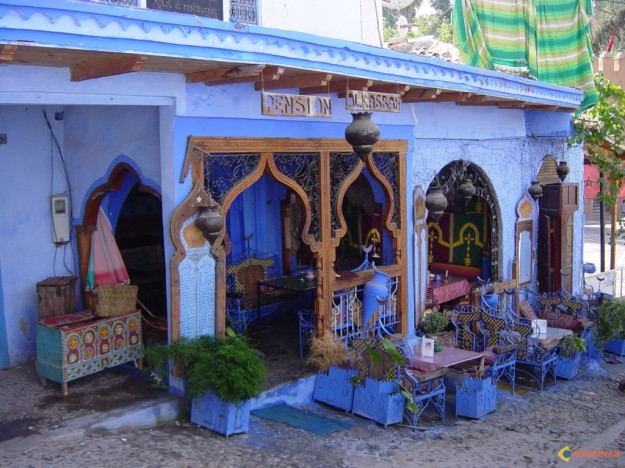 ديـكور اللـون الازرق Med-cafe-roots-a-chefchaouen-visoterra-16471