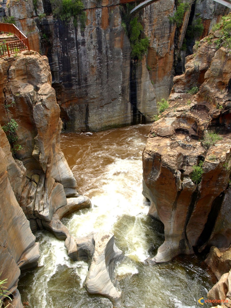 جوله سياحيه في جنوب افريقيا Bourke-luke-s-potholes-visoterra-26941