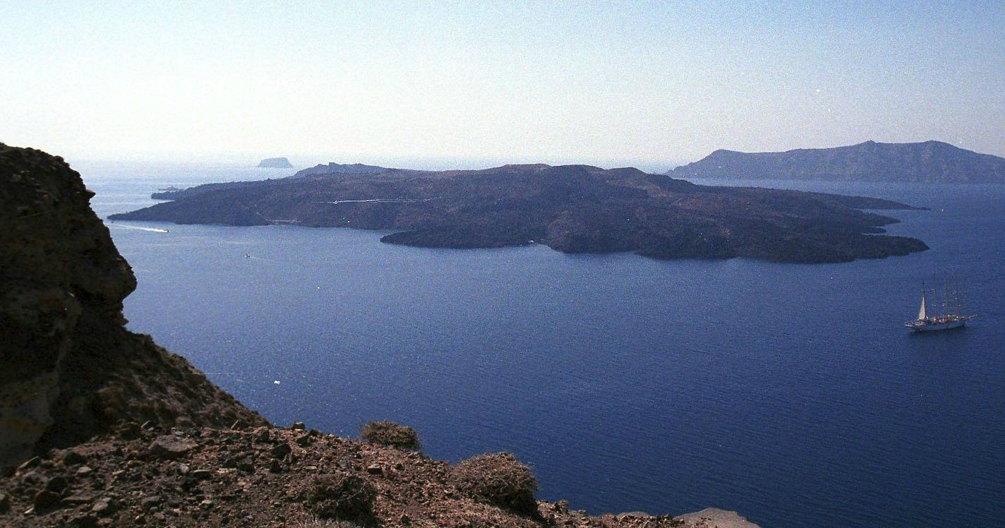 'Globo de magma' bajo la isla de Santorini podría provocar una erupción Santorini-grecia-2