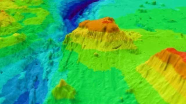 Imágenes de sonar captan destrucción de grandes volcanes submarinos Volcan-cae-fosa-tonga