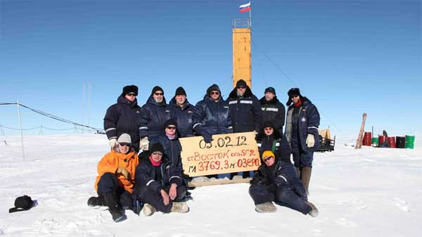 Encuentran en el Lago Vostok de la Antártida un tipo de vida 'sin clasificar' Equipo-ruso-perforacion-lago-vostok