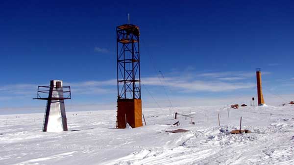 Encuentran en el Lago Vostok de la Antártida un tipo de vida 'sin clasificar' Estacion-rusa-vostok-antartida