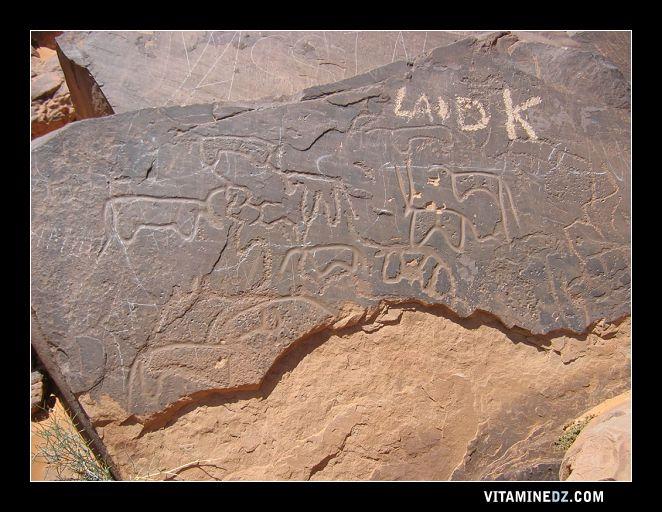 Bienvenues aux "Saouras" Bechar vous ouvre les portes 02-545-des-fausses-gravures-rupestres-a-taghit