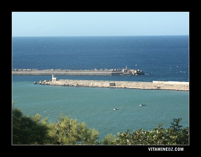 الولايات الجزائرية ...الولاية رقم 2 : الشلف 720-les-deux-balises-de-la-jetee-est-et-la-jetee