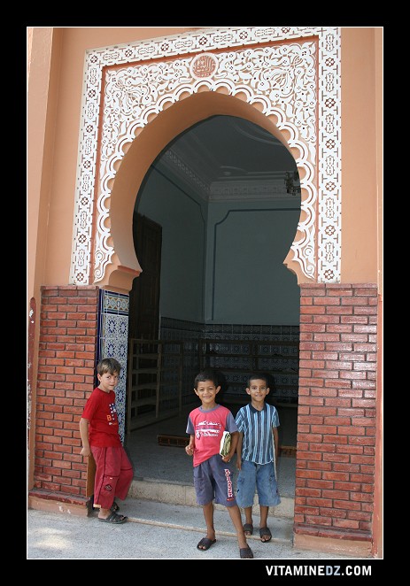 رمضان بمستغانيم ...في الزمن الجميل 3241-eleves-de-l-ecole-coranique-de-la-zaouia-el-alawia