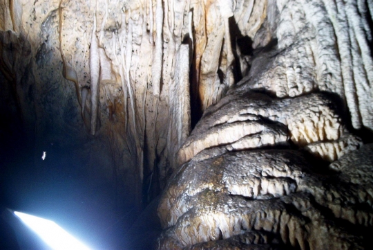 المـغــارة العجـيـبـة لأوقـــاس 3923-grotte-a-bejaia