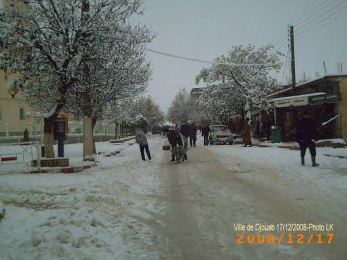 هذه صور جميلة يا لمين 02-86310-la-ville-de-djouab-sous-la-neige