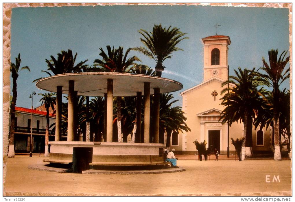 Photo du jour.. - Page 5 171238-cpa-algerie-oran-arzew-la-place-et-l-eglise-1960-animee