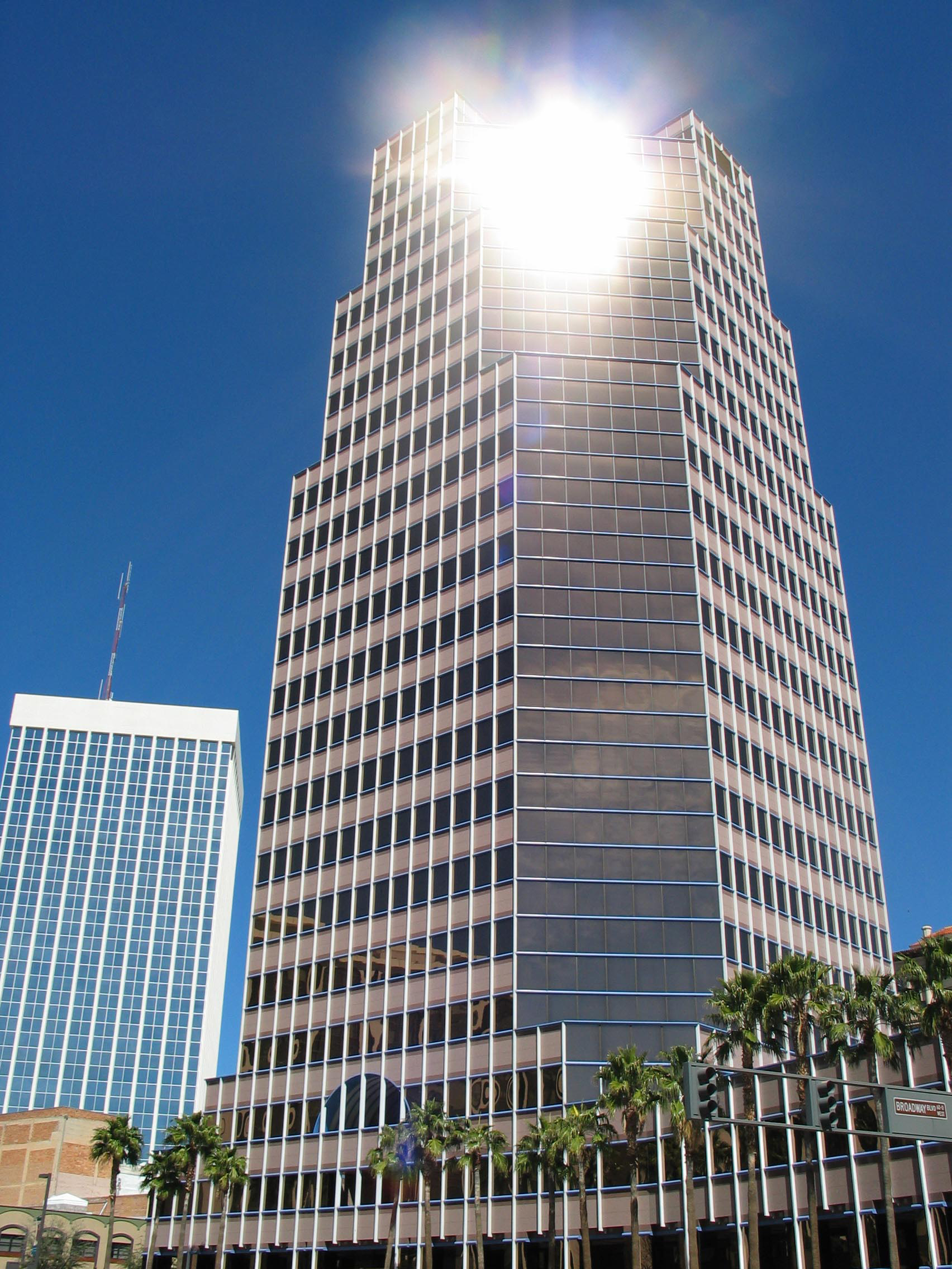 அழகான கட்டிடங்கள் ரசிகர்களின் பார்வைக்கு. - Page 6 TucsonDowntown_tallBuildingReflective_1704x2272