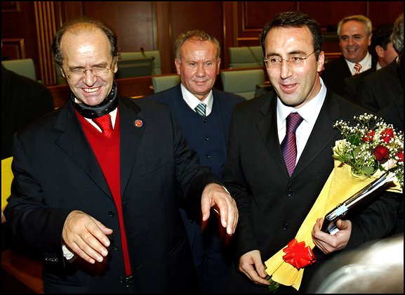 Foto nga jeta dhe vepra e Dr. Rugoves! - Faqe 7 U2_rugova%20haradinaj