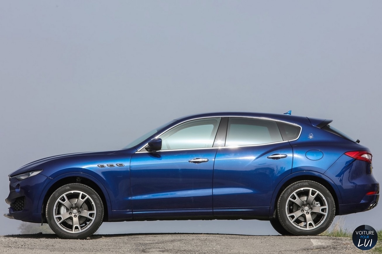 2019 - [Aston Martin] DBX - Page 2 Maserati_Levante_2017_025_bleu_profil