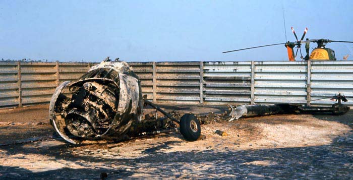 NAM IMAGES - Página 2 Bt-ab-26-flightline-ch34-sikorsky-revetment-destroyed-1-summerfield