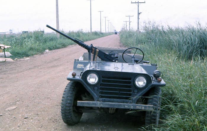 NAM IMAGES - Página 2 Bt-ab-85-qrt-jeep-m151-hw-m79-50-cal-summerfield-2-1968