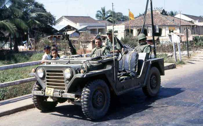 NAM IMAGES - Página 2 Pl-phuc-lea-jeep-summerfield