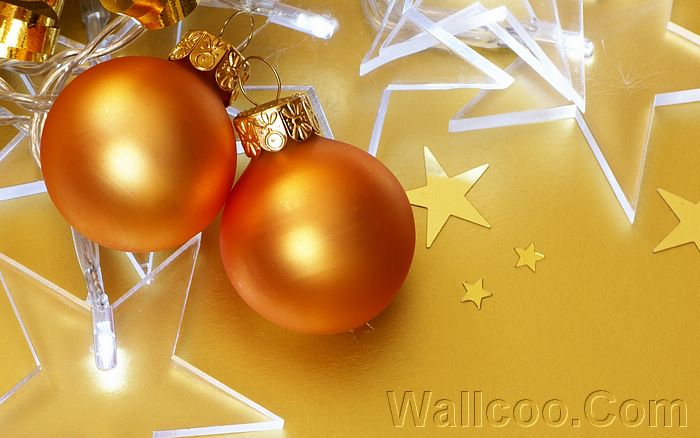 Spiritul Craciunului  _ O lume de basm . Happy New Year - Pagina 8 Golden_yellow_Christmas_ball_christmas_bauble_19431397