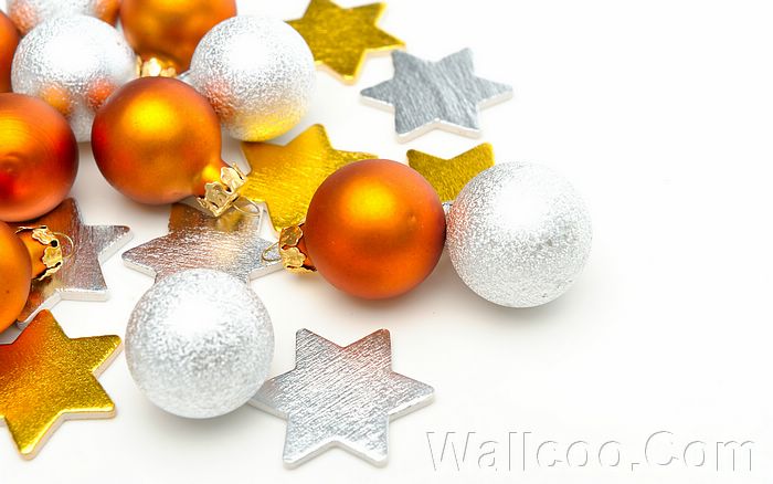 Spiritul Craciunului  _ O lume de basm . Happy New Year - Pagina 8 Golden_yellow_Christmas_ball_christmas_bauble_20727340