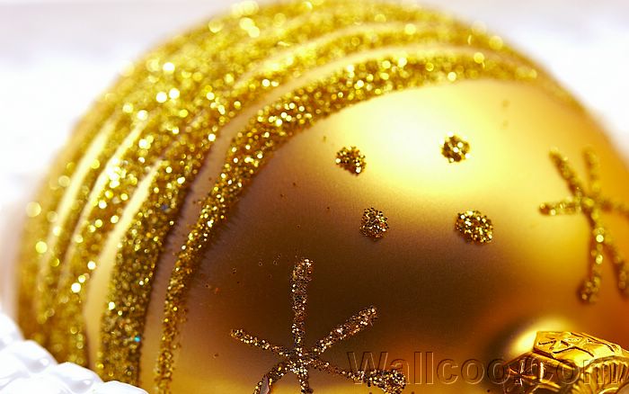 Spiritul Craciunului  _ O lume de basm . Happy New Year - Pagina 8 Golden_yellow_Christmas_ball_christmas_bauble_CD30019