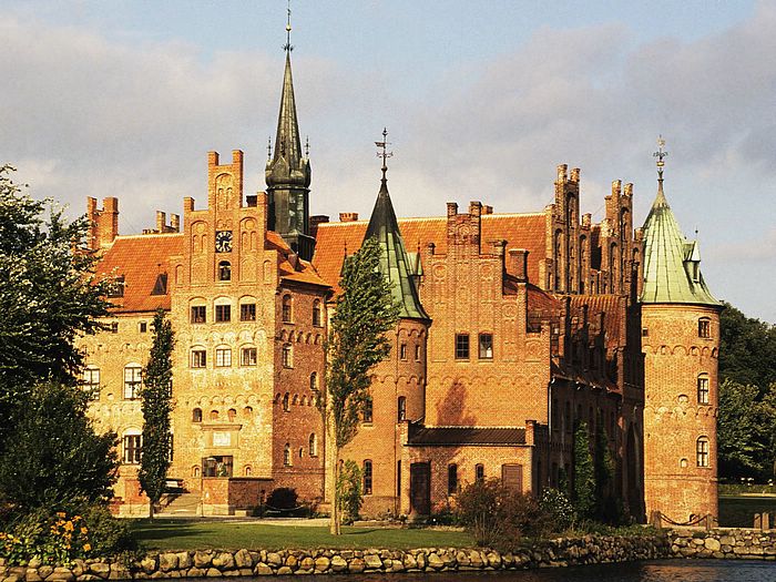 Danska Egeskov%20Castle%20Denmark