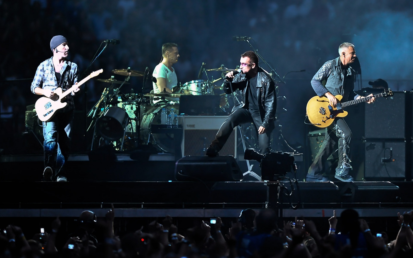 - U2 - U2_concert-1440x900