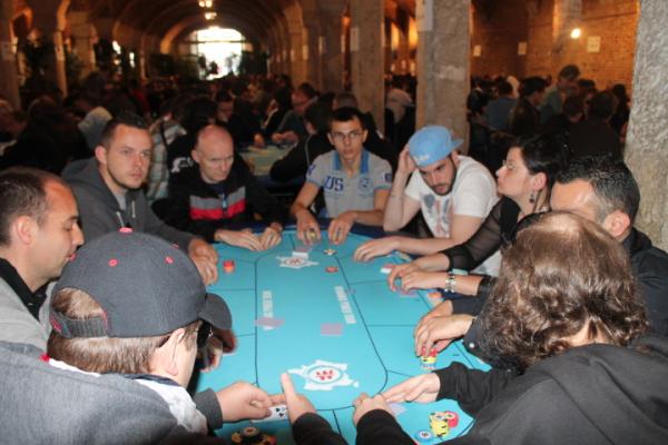 Open de Cambrai  du Chtiz poker Day2 le 21 Avril 2014 2663524025354f15c884fa